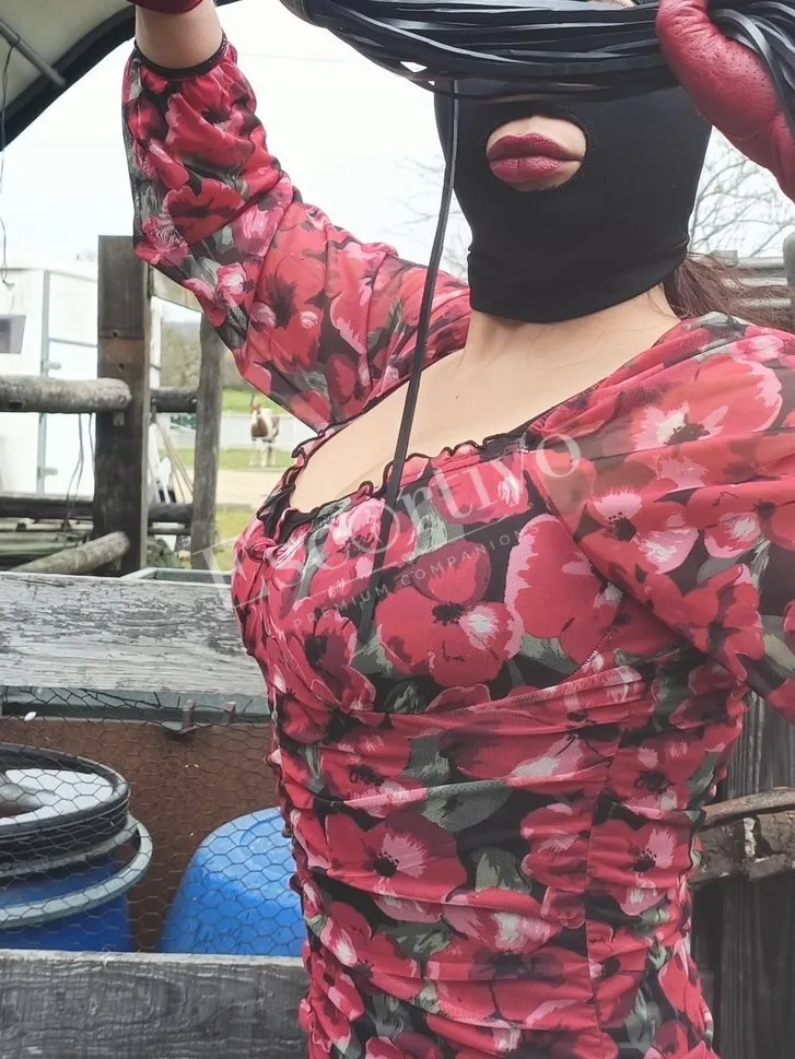 DominatrixZaynah в городе Санторини — фото 4